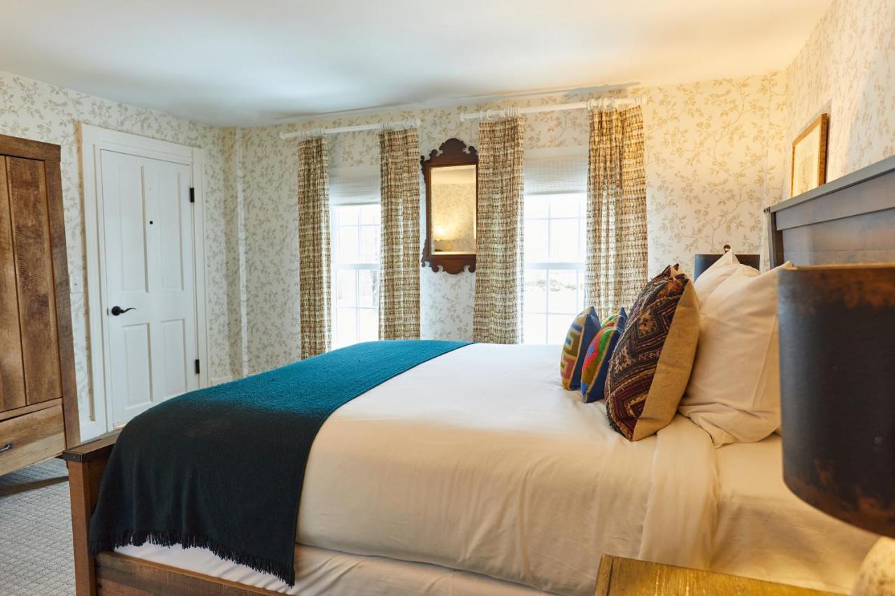 Shelter Harbor Inn Уестърли Екстериор снимка