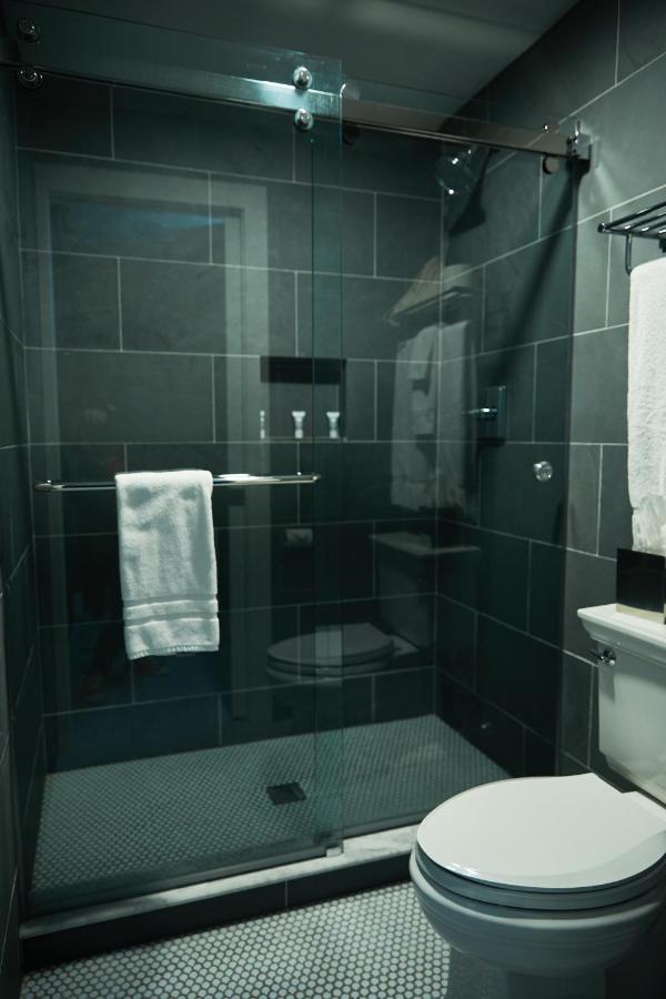 Shelter Harbor Inn Уестърли Екстериор снимка